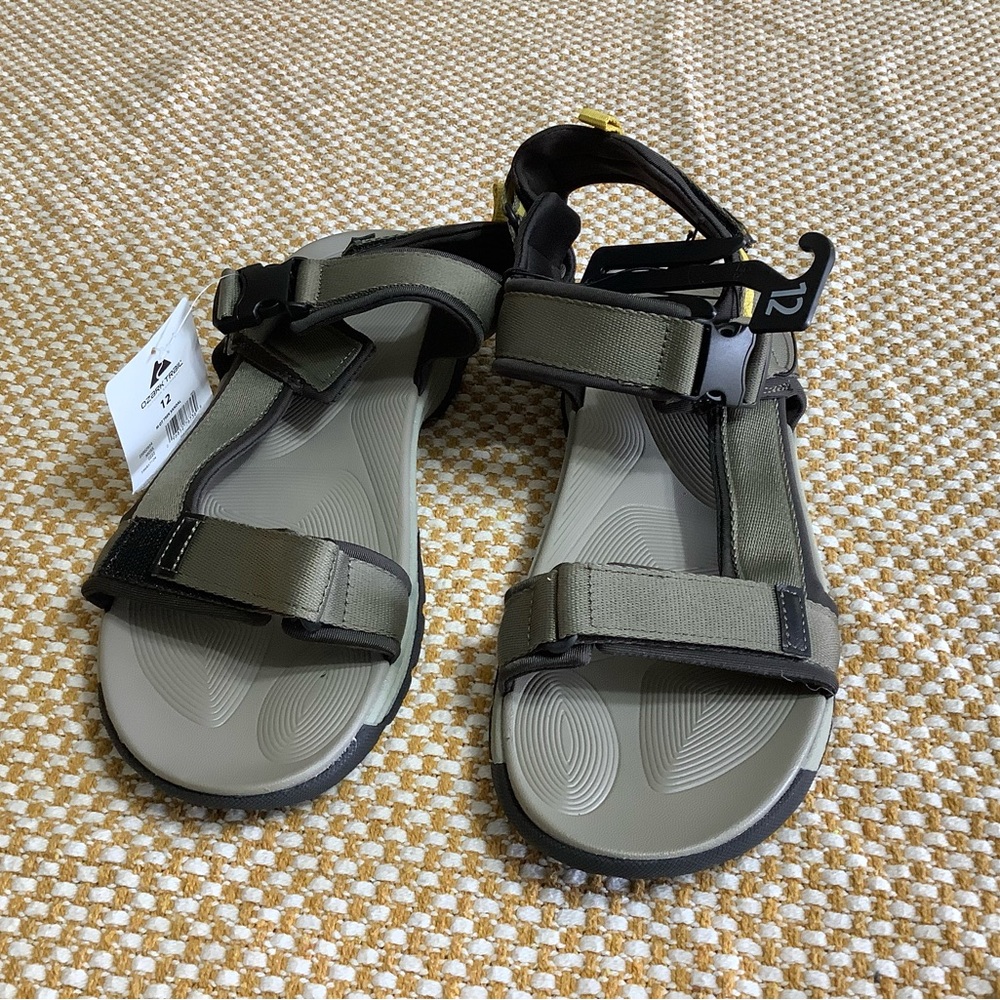 Ozark Trail Green and Black Men's Sandals size 12